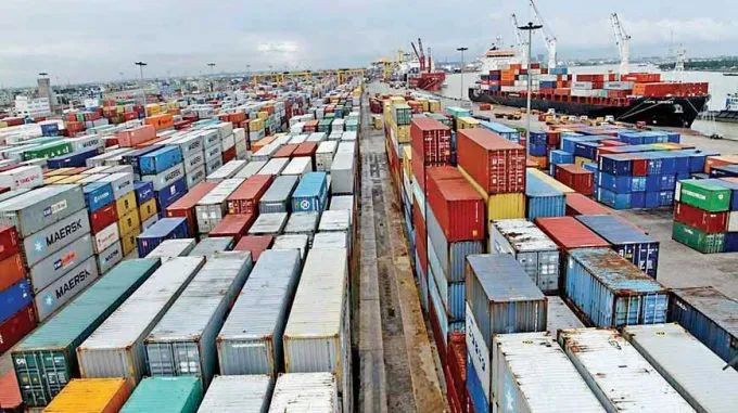 Chittagong Faces Severe Congestion as Eid al-Fitr Approaches イード・アル・フィトルが近づくとチッタゴンは深刻な渋滞に直面