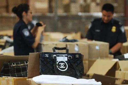 Understanding the U.S. Customs Inspection Process 米国の税関検査プロセスを理解する