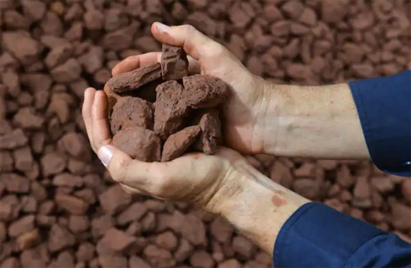 iron ore 鉄鉱石